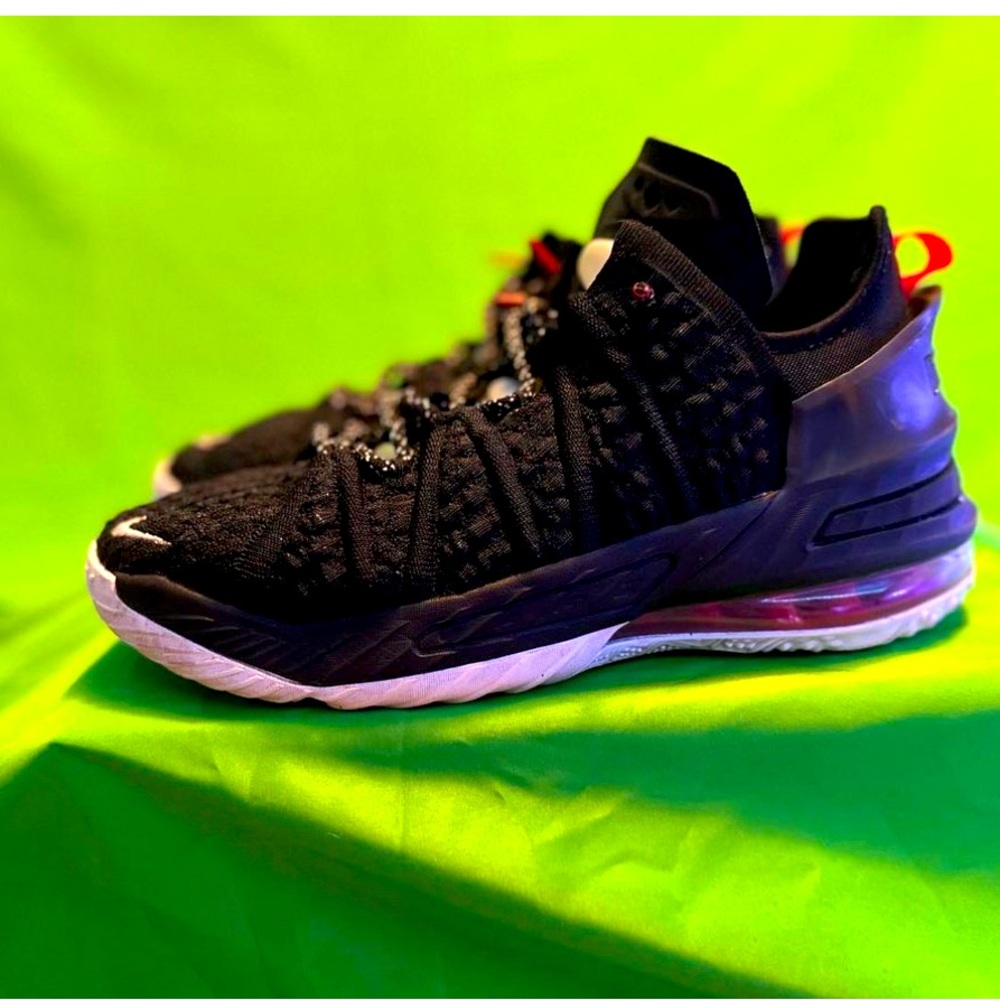 Boys Nike Size 6